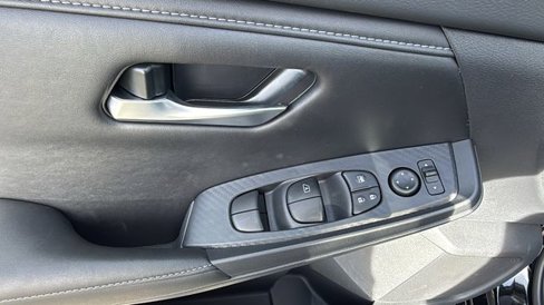 New 2025 Nissan Sentra SV image 18