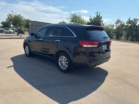 Used 2017 Kia Sorento LX w/ LX V6 Convenience Package image 3