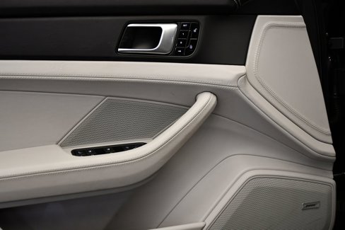 Certified 2018 Porsche Panamera 4S image 35