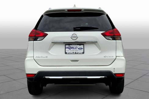 Used 2018 Nissan Rogue SV image 4
