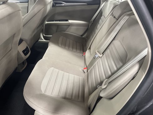 Used 2019 Ford Fusion SE image 11