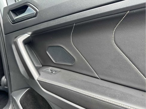 Certified 2022 Volkswagen Tiguan SE R-Line image 39