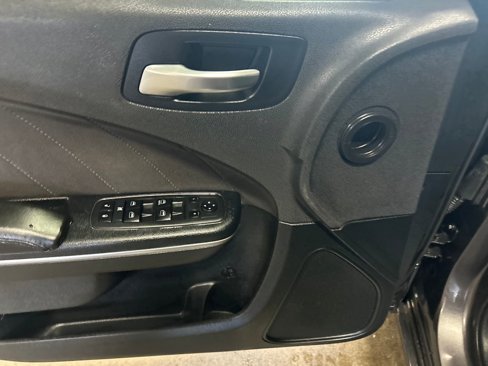Used 2017 Dodge Charger SXT image 13