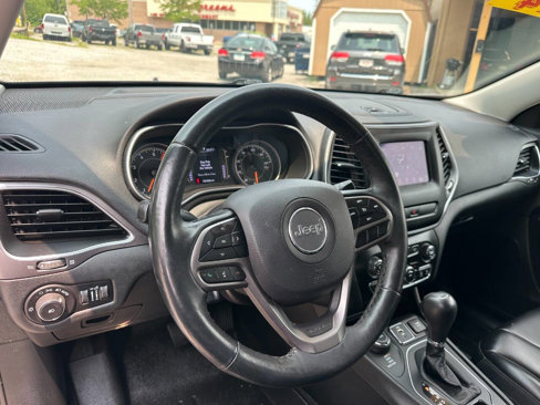 Used 2019 Jeep Cherokee Latitude Plus w/ Cold Weather Group image 7