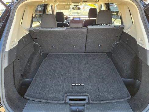 Used 2023 Nissan Rogue SV image 16