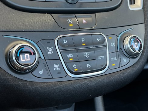 Used 2022 Chevrolet Malibu LT image 22