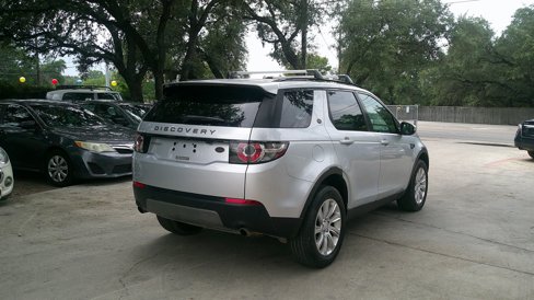 Used 2017 Land Rover Discovery Sport SE image 5