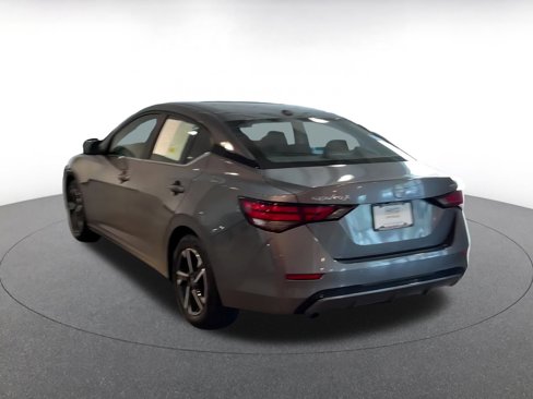 Used 2024 Nissan Sentra SV image 11