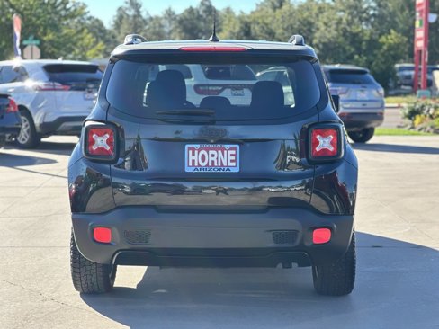 Used 2017 Jeep Renegade Altitude image 4