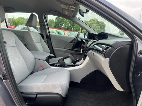 Used 2016 Honda Accord LX image 17