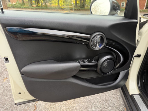 Used 2018 MINI Cooper S image 23