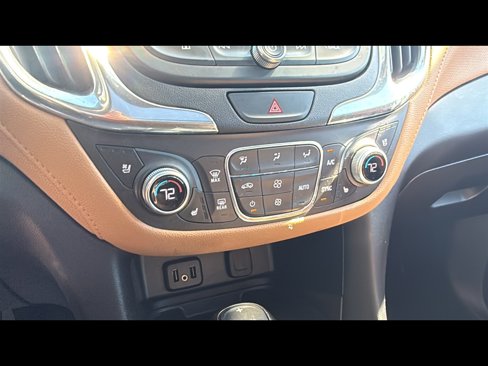 Used 2018 Chevrolet Equinox Premier image 21