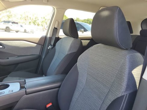 Used 2023 Nissan Rogue SV image 15