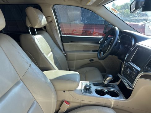 Used 2017 Jeep Grand Cherokee Limited image 8