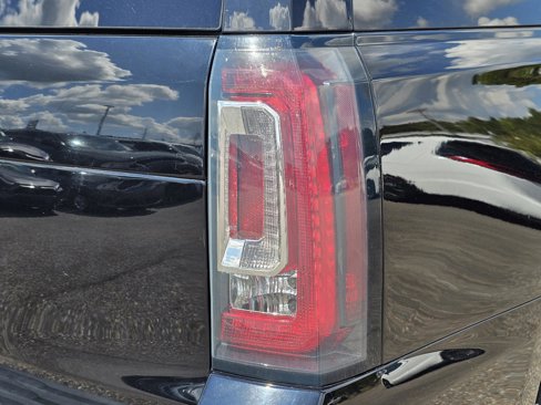 Used 2018 GMC Yukon SLE image 9