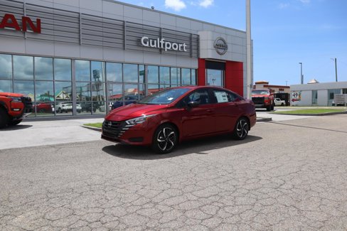 New 2025 Nissan Versa SR w/ Trunk Package image 2