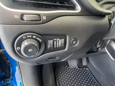 Used 2020 Jeep Cherokee Trailhawk image 33