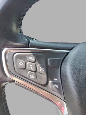 Used 2021 Chevrolet Equinox LT w/ Driver Convenience Package image 19