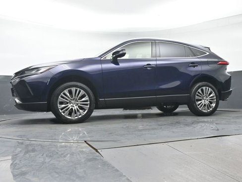Certified 2022 Toyota Venza XLE image 35