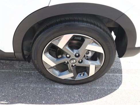 Used 2024 Hyundai Venue SEL image 21