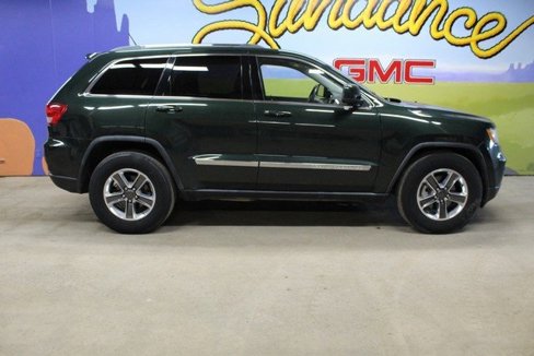 Used 2011 Jeep Grand Cherokee Laredo image 1