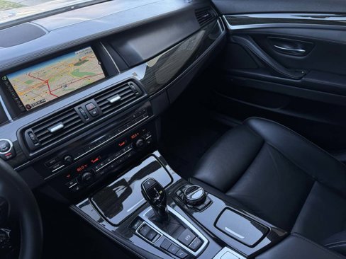Used 2016 BMW 550i Sedan image 16