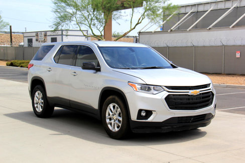 Used 2021 Chevrolet Traverse LS image 3