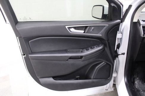 Used 2022 Ford Edge SEL image 9