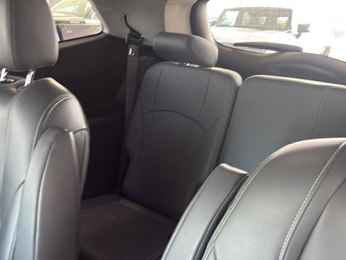 Used 2019 Buick Enclave Essence w/ LPO, Luxury Package image 22
