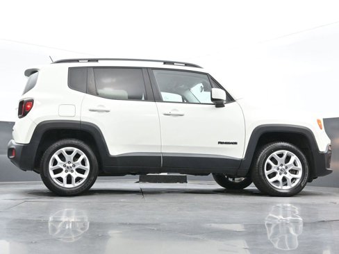Used 2016 Jeep Renegade Latitude w/ Cold Weather Group image 49