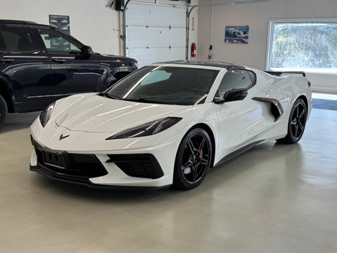 Used 2021 Chevrolet Corvette Stingray 3LT w/ Z51 Performance Package image 1