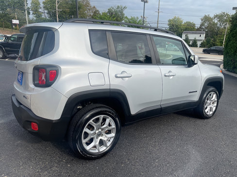 Used 2016 Jeep Renegade Latitude image 4