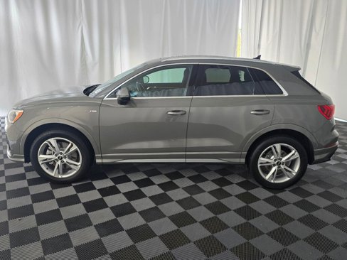 Used 2022 Audi Q3 2.0T Premium w/ Convenience Package image 3