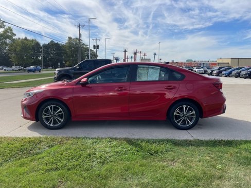 Used 2023 Kia Forte LXS image 4