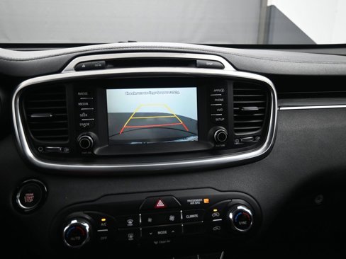Used 2017 Kia Sorento EX image 18