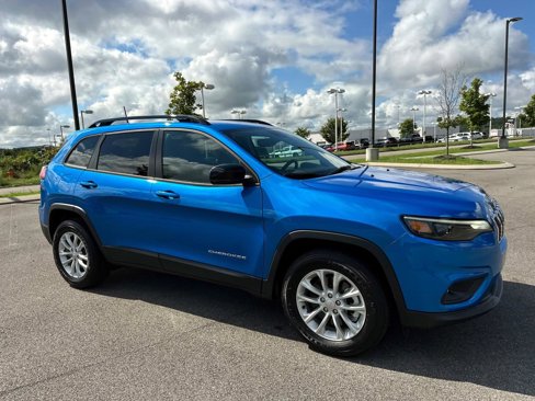 Used 2022 Jeep Cherokee Latitude Lux image 2