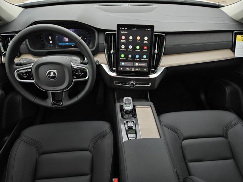 New 2025 Volvo XC90 B6 Core w/ Protection Package image 30