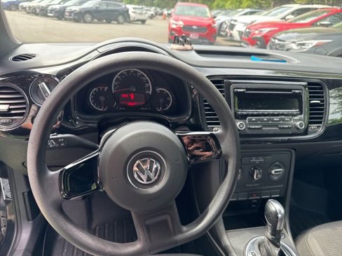 Used 2013 Volkswagen Beetle 2.5 image 10