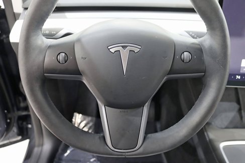 Used 2023 Tesla Model Y Long Range image 15