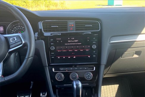 Used 2020 Volkswagen GTI SE image 7