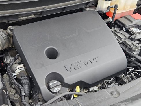 Used 2022 Chevrolet Traverse LT image 42