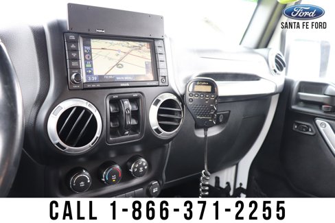 Used 2015 Jeep Wrangler Unlimited Rubicon w/ Connectivity Group image 27