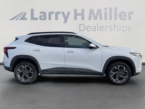 Used 2024 Chevrolet Trax LT w/ Driver Confidence Package image 6
