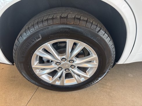 Used 2025 Cadillac XT6 Luxury image 23