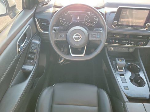 Used 2021 Nissan Rogue SV w/ Premium Package image 18