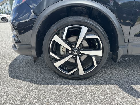 Used 2022 Nissan Rogue Sport SL w/ Premium Package image 11