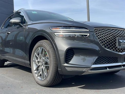 Used 2025 Genesis GV70 2.5T w/ Select Package image 5