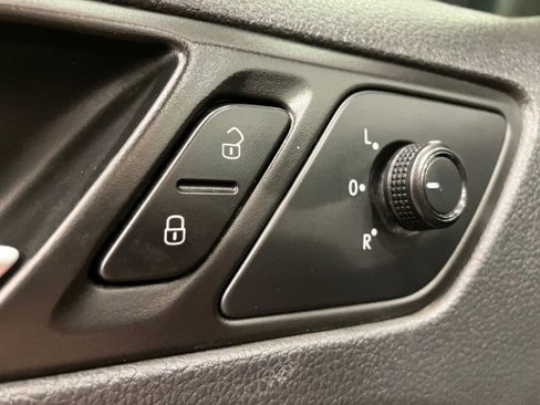 Used 2017 Volkswagen Jetta SE image 30