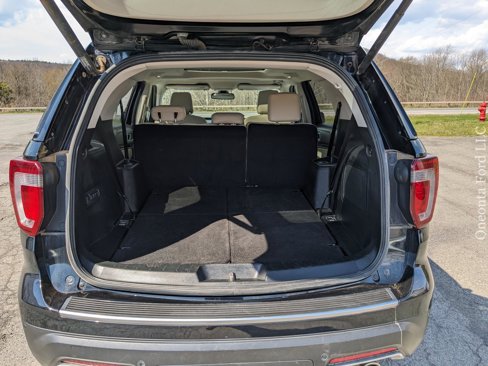 Used 2018 Ford Explorer Platinum image 11