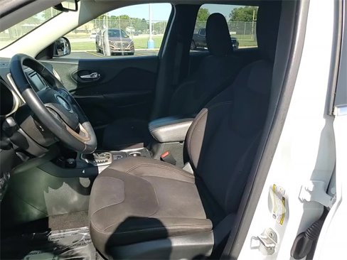 Used 2015 Jeep Cherokee Latitude w/ Comfort/Convenience Group image 10
